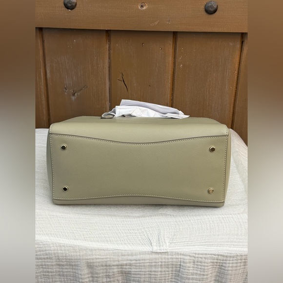 Kate Spade Staci, Medium Tote in Oyster NEW in packaging - Picture 8 of 9